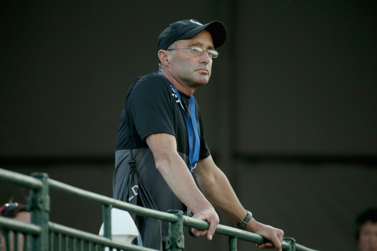 Salazar makes brutal 40-year run from legend to disgrace