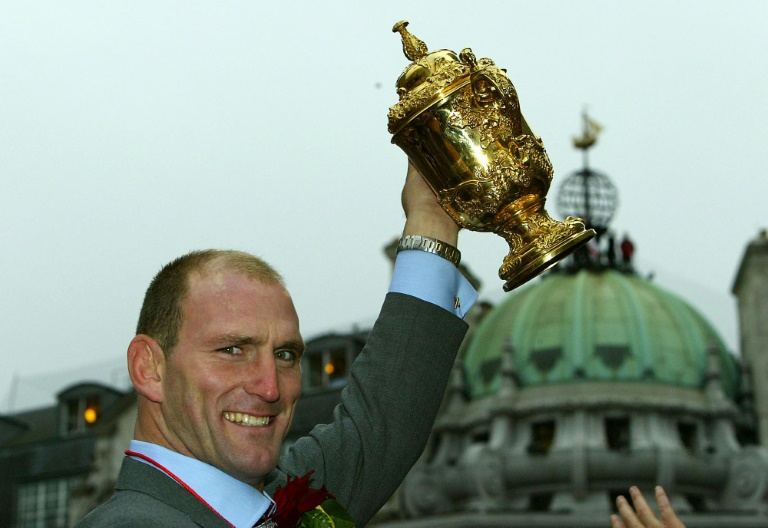 Dallaglio using rugby to save lost children