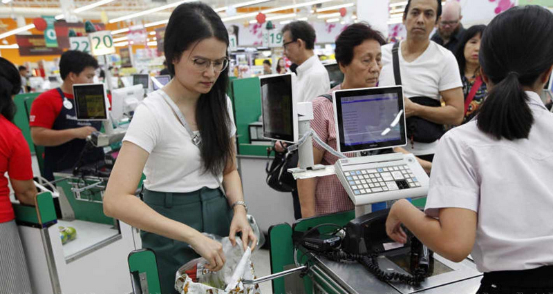 Activist claims customers' rights infringed by plastic bag ban