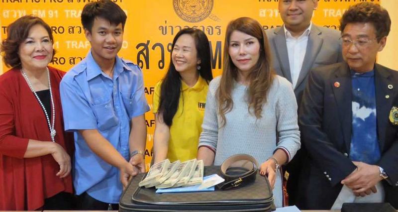 Cabbie returns bag, B1.5m in cash, valuables to passenger