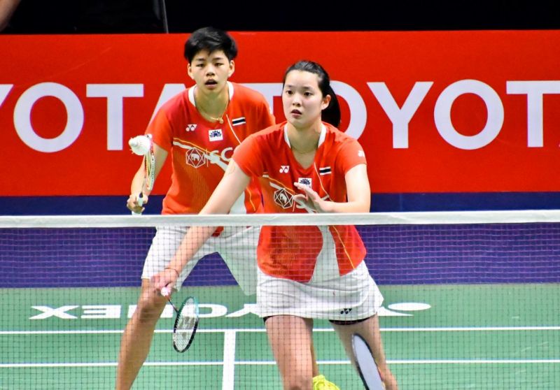 Puttita and Sapsiree start defence in style