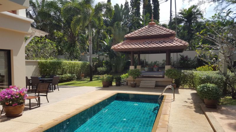 Superb large Laguna Townhouse