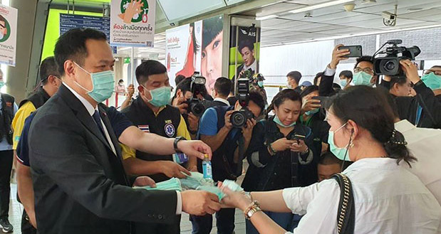 Health minister: Kick out ‘Western’ tourists not wearing face masks