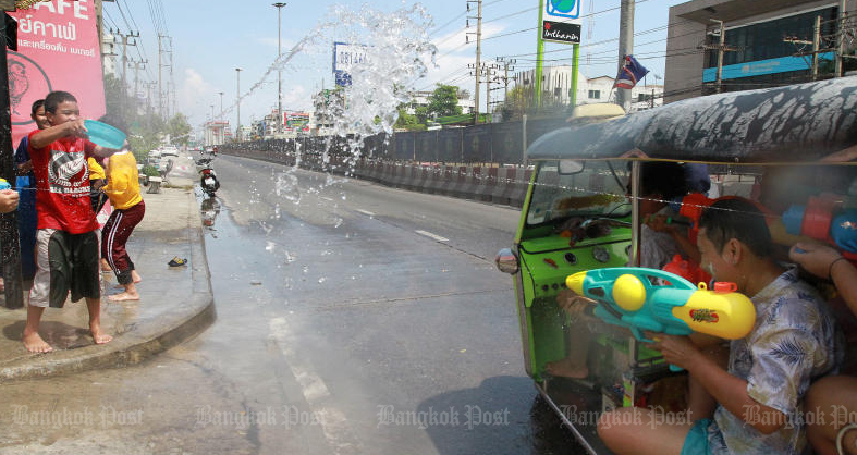 Nine-day Songkran under consideration