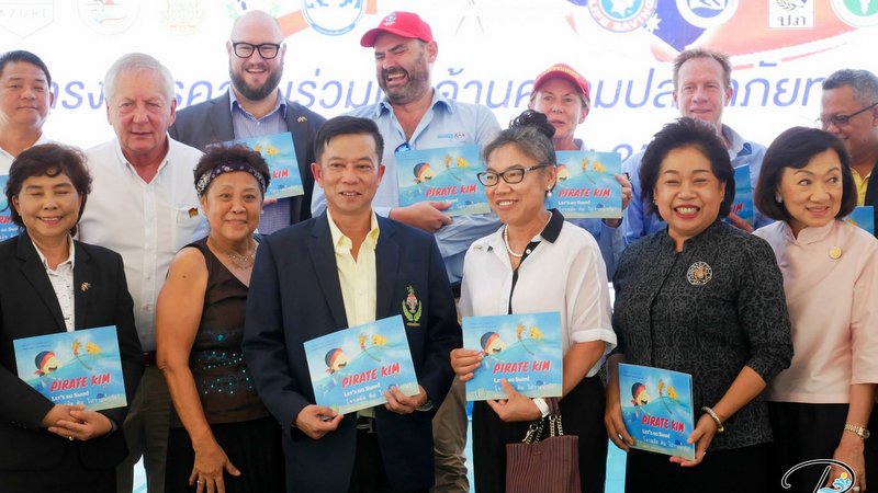 Aussies, Phuket lifeguards mark cooperation on water safety