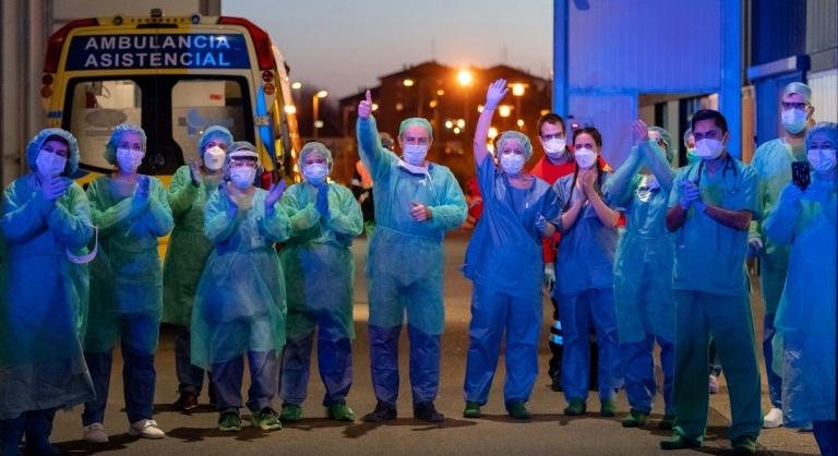 Virus death toll passes 21,000, three billion under lockdown