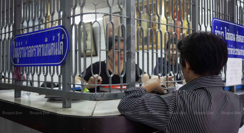 COVID-19 forces cash strapped Thais to rush to pawn shops