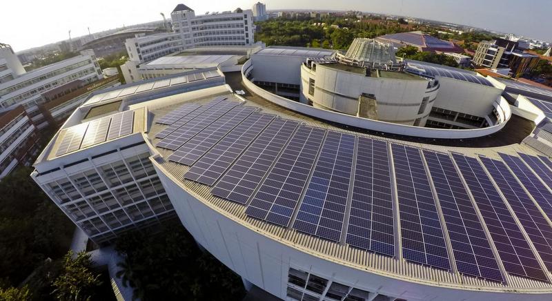 Unis offer parents help on fees