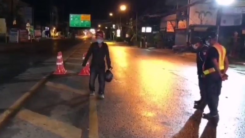 Rawai Mayor makes drunk ‘Uncle’ walk the line, sends him home in a pickup truck