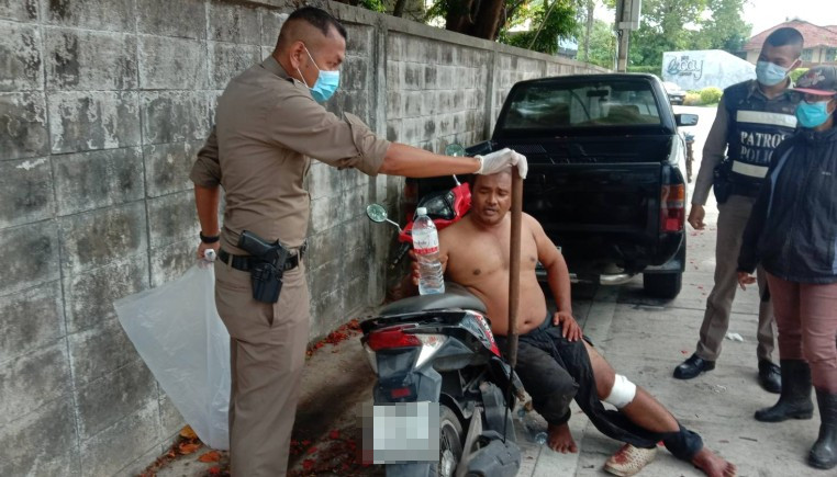 Man stabs ex-wife in fight to see son