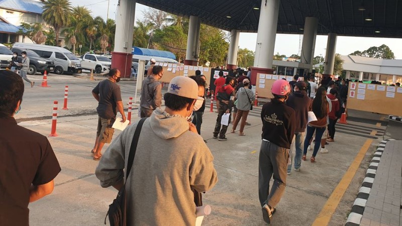 Phuket exodus lulls to steady stream of people leaving the island