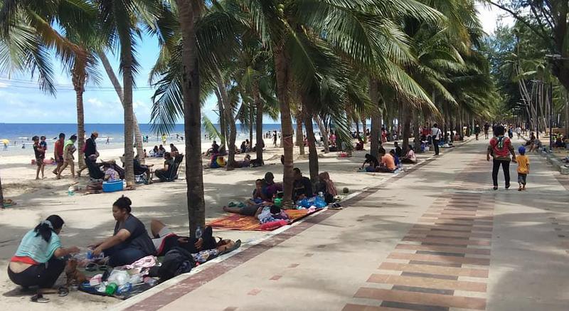 Crowds flock as several national beaches reopen