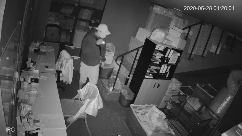 Police track Phuket post office, Kerry Express thief to Phang Nga