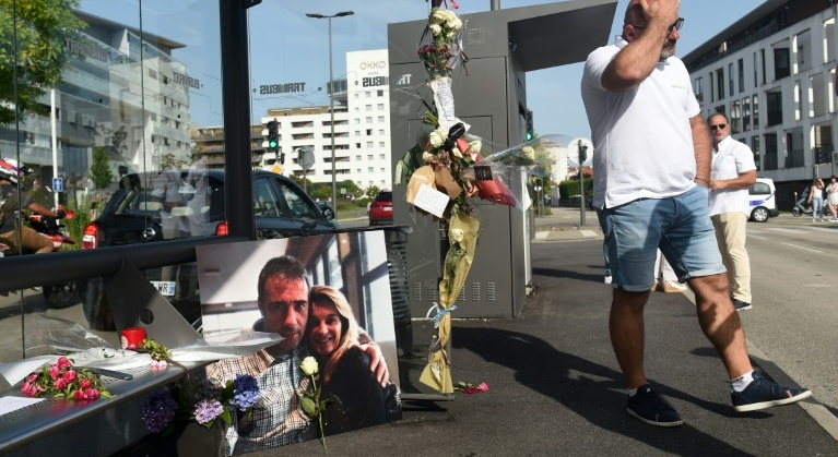 French bus driver dies after attack over mask-wearing rules