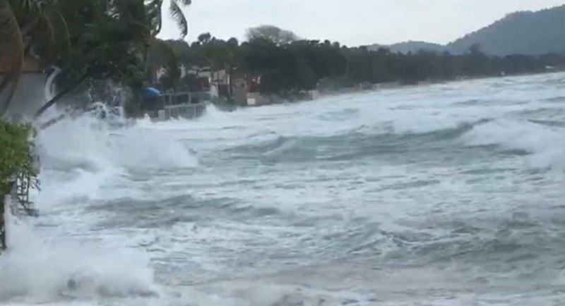 Ferry capsizes off Koh Samui, 7 missing