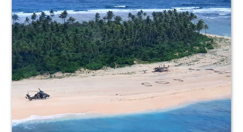 Beach SOS leads to rescue of sailors stranded on Pacific isle