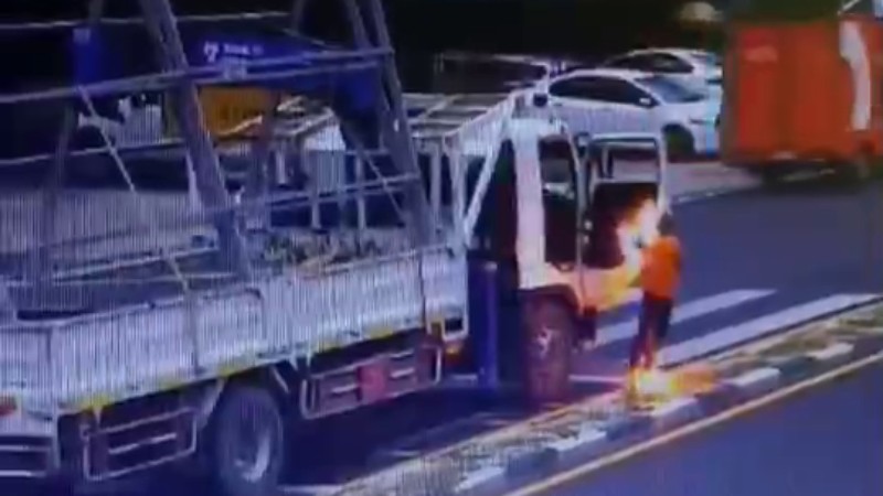 Truck driver survives electric shock, set alight after steel structure load hits overhead power lines