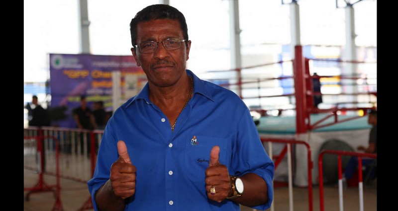 Boxing coach Fontanills quits, rules out return