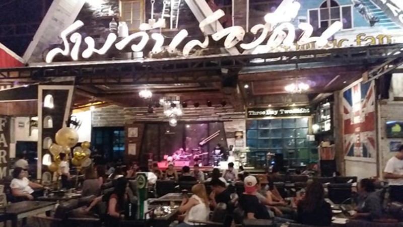 Four covid cases, three pubs closed after local transmission