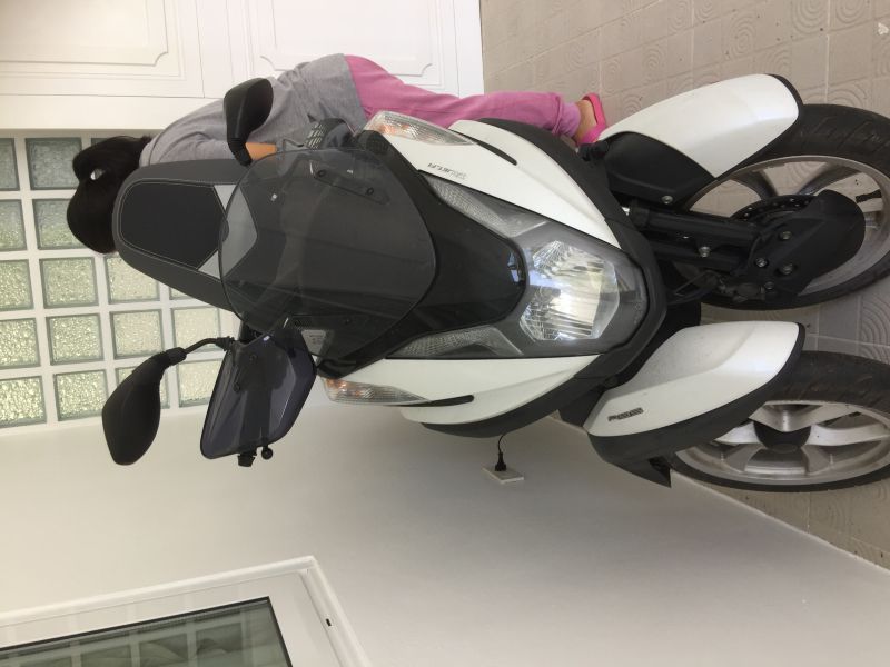 Yamaha Scooter 3 wheel MW125 T