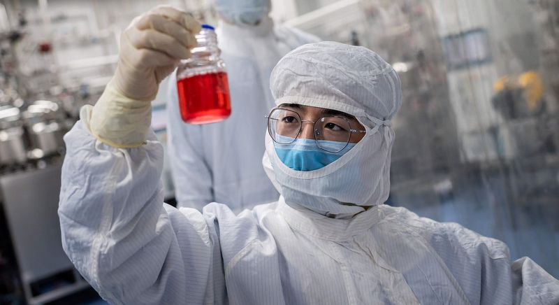 Sixty dollar experimental vaccine rolled out in east Chinese city