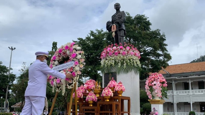Phuket officials honour King Chulalongkorn, Rama V