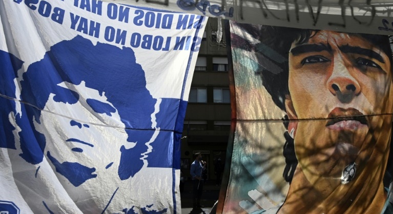 Maradona undergoes successful brain surgery on blood clot