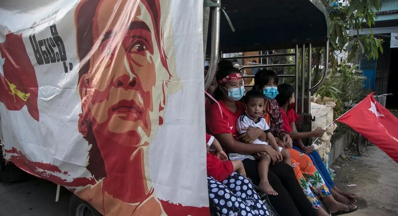 Suu Kyi’s party wins absolute majority in Myanmar polls