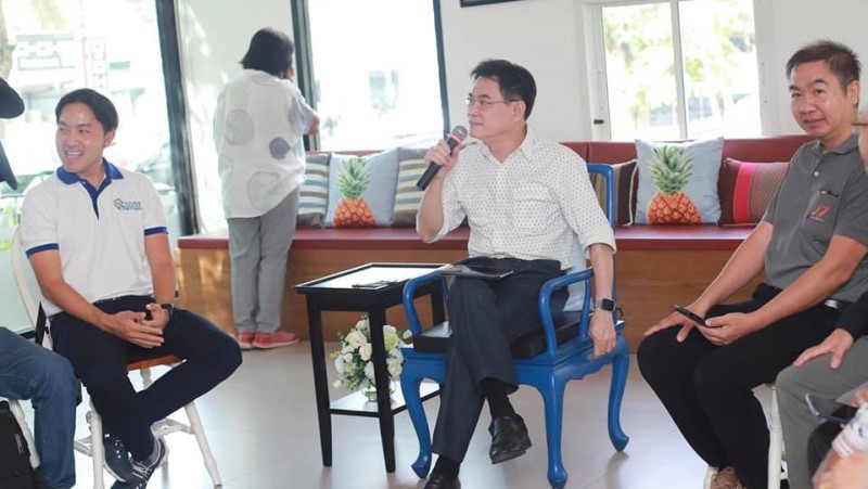 Deputy PM promises support for young Phuket entrepreneurs