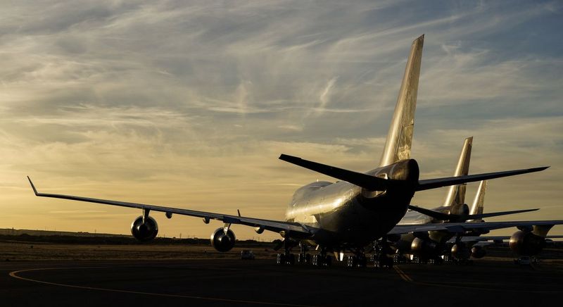 Australia bucks trend by holding off UK travel ban
