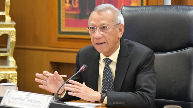 More long weekends to stimulate travel