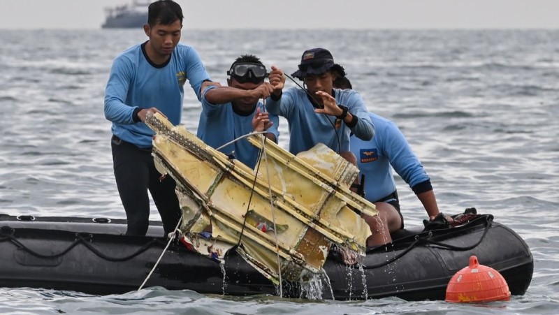 Indonesia says located black box recorders from crashed plane