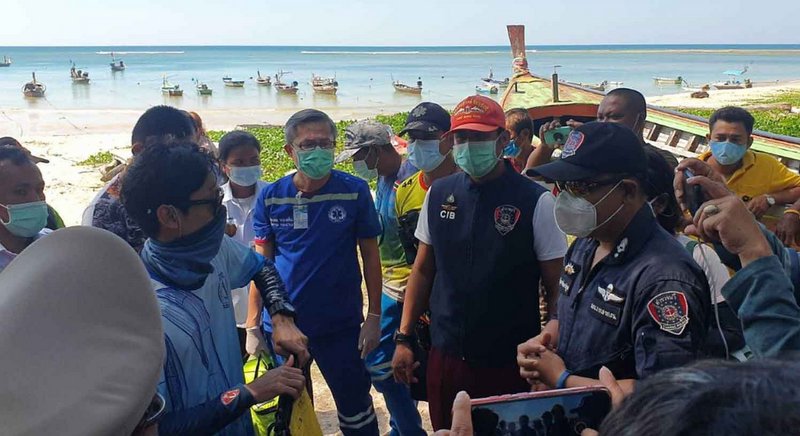 Four rescued after boat capsizes off Phuket