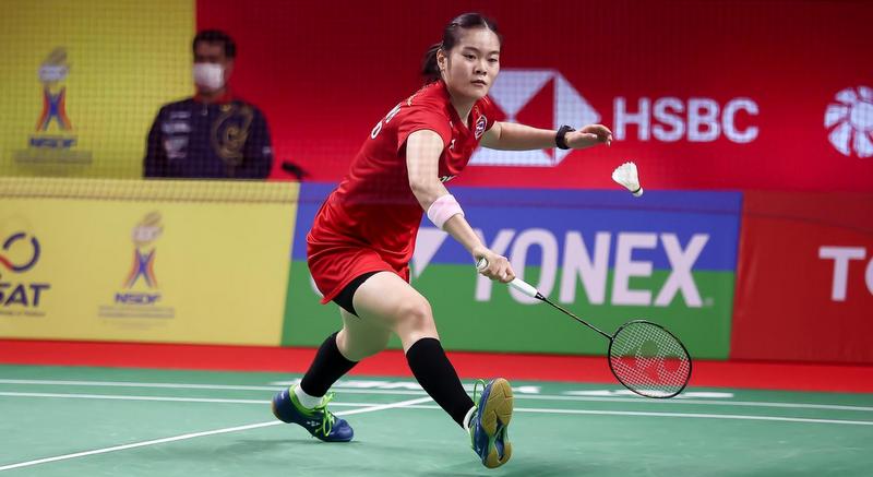Ratchanok leads Thai trio into last 8