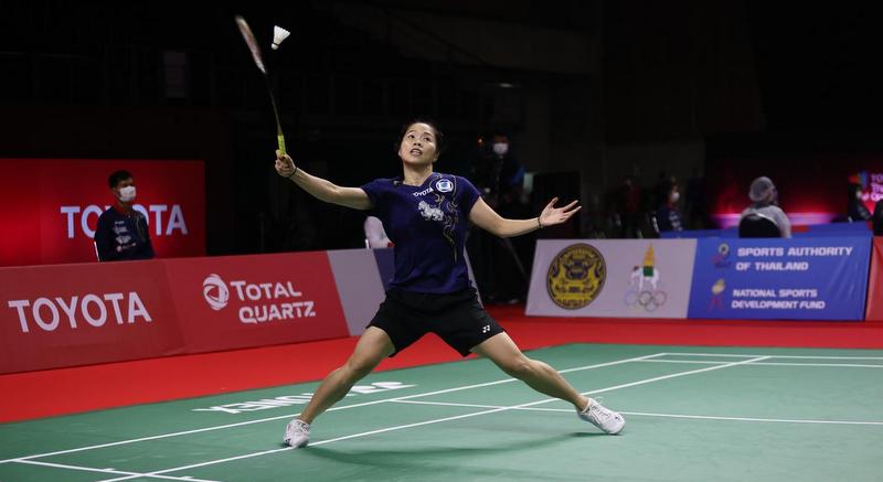 Ratchanok smashes idol Nehwal