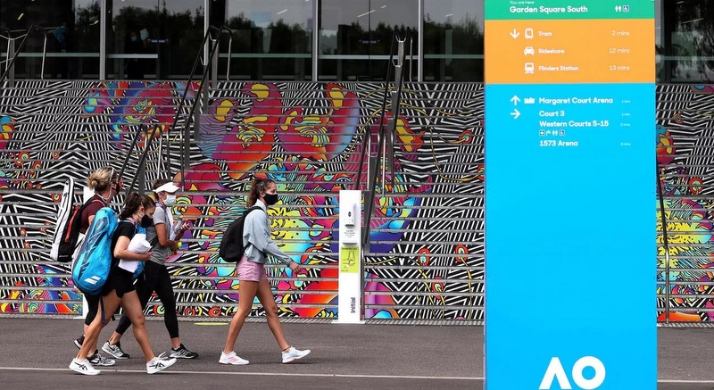 Play resumes at Melbourne tennis as negative COVID tests roll in