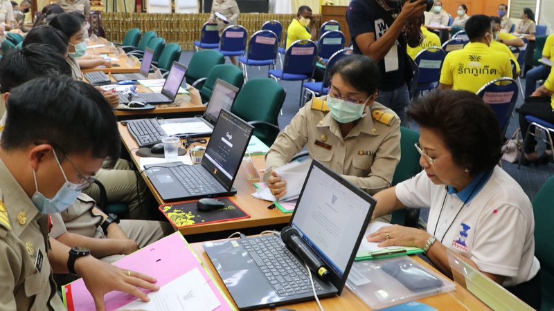 Somjai Suwansupana registered to be re-elected as Phuket Town Mayor. Photo: PR Phuket