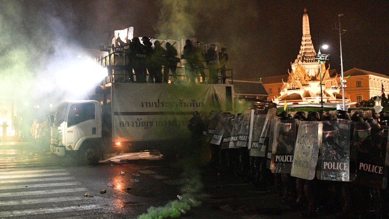 Police and protesters face off in Bangkok – again