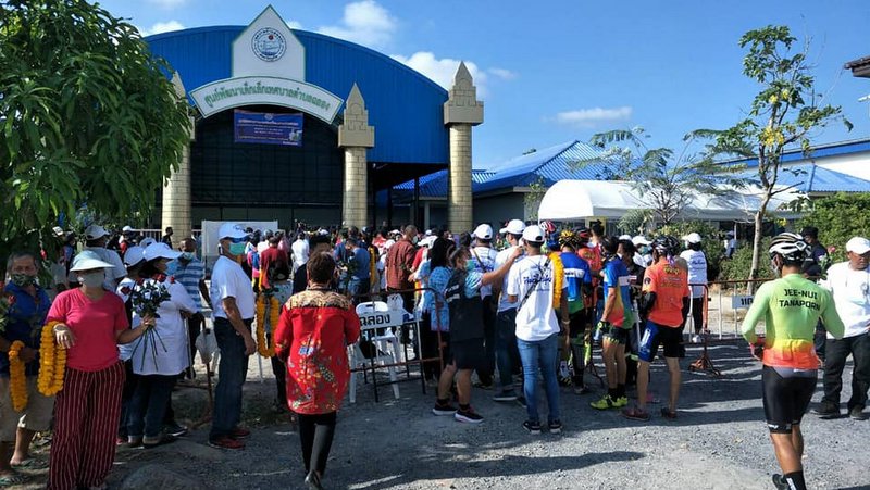 People gather at Chalong Municipality on Friday (Feb 12), the last day of registering as a candidate in the Mar 28 municipal elections. Photo: PR Phuket