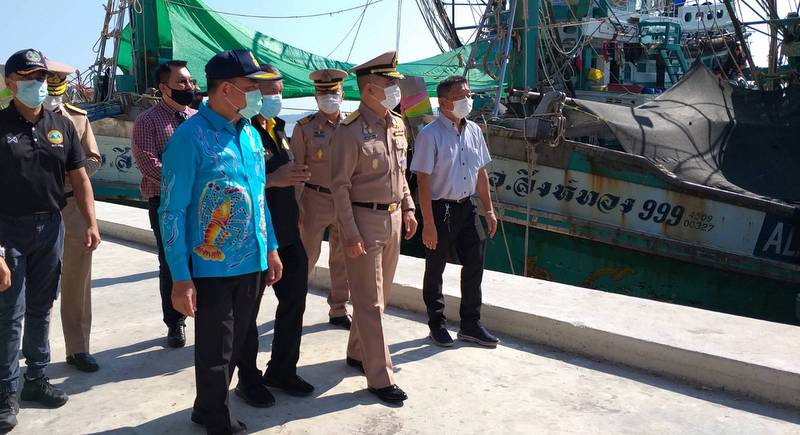 Phuket Navy clean up drive to boost fishing industry