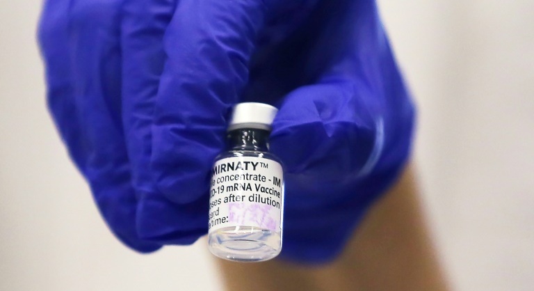 Australia starts vaccine rollout amid controversy