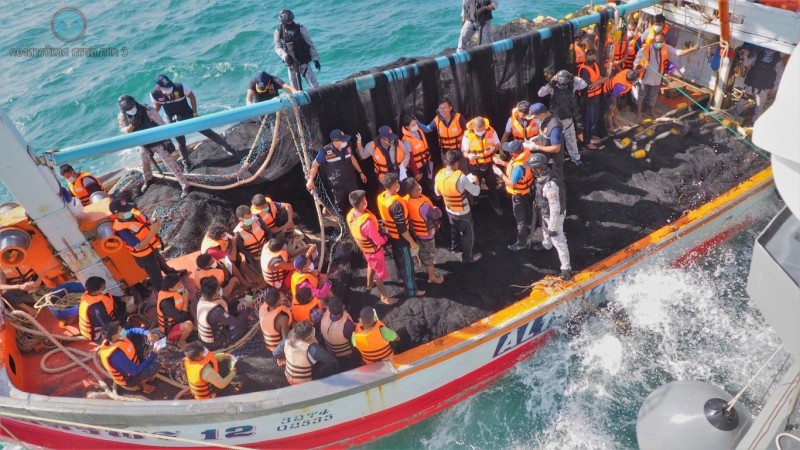 Navy inspections find no illegal workers on Phuket fishing boats