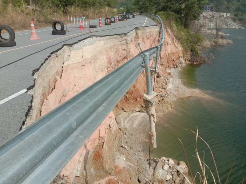 Water erosion reason behind Chalong reservoir road collapse