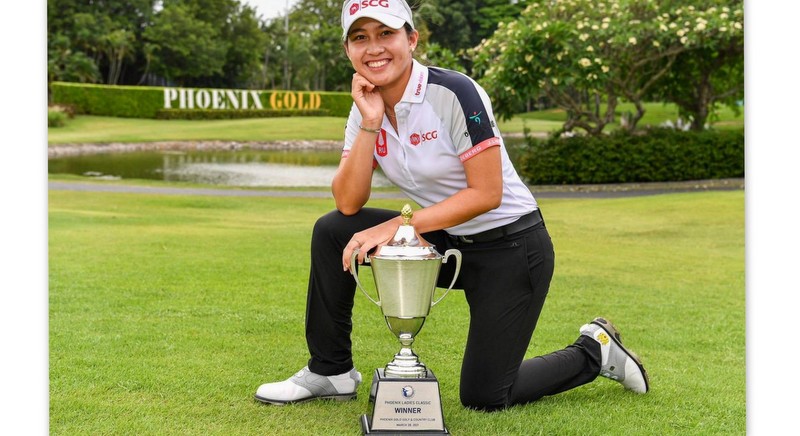 Atthaya bags 6th professional crown