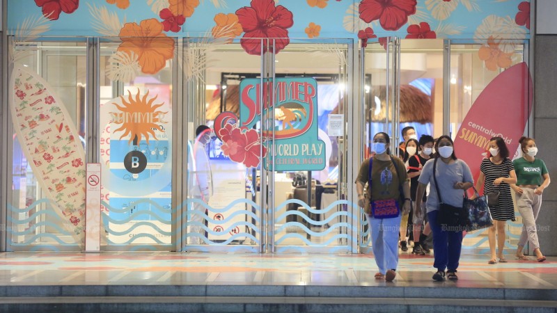 Red-zone shopping hours cut further