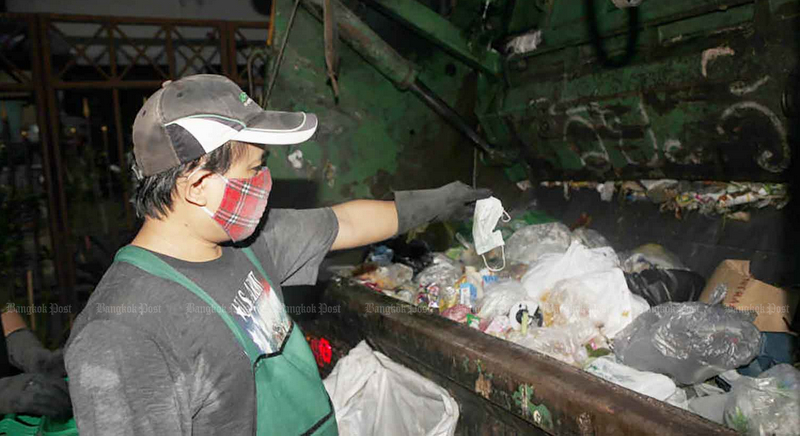 Fear over sloppy mask disposal