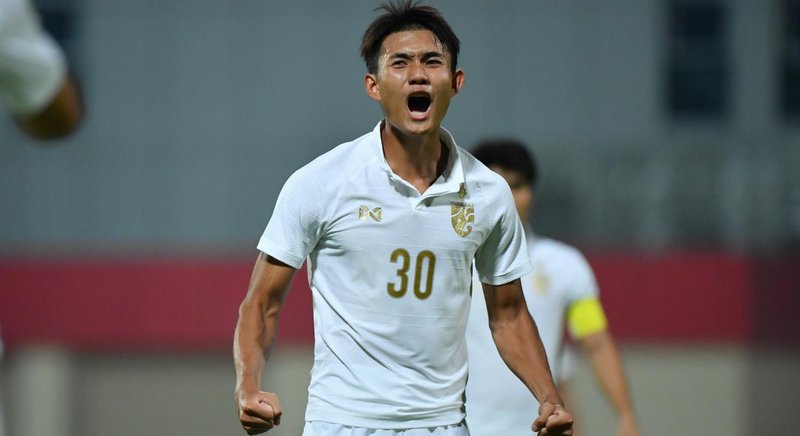Suphanat bags a brace in draw