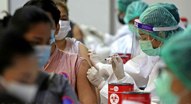 Government frets over local jabs rush, PM says no vaccine shortage