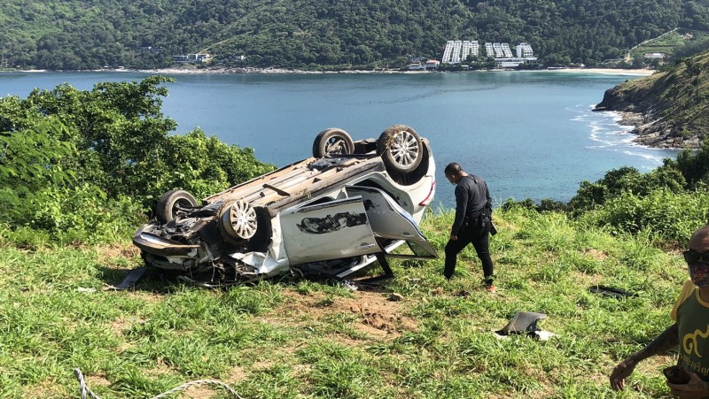 Man arrested after running checkpoint, overturning car in 60km police chase