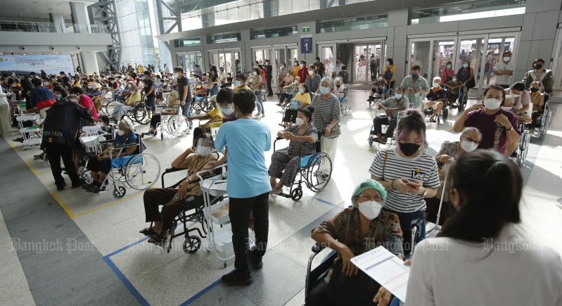 Government sticks to 10-million jab pledge